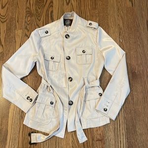 Solitaire by Ravi Khosla tan/sandstone in color size small. Purchased in Italy